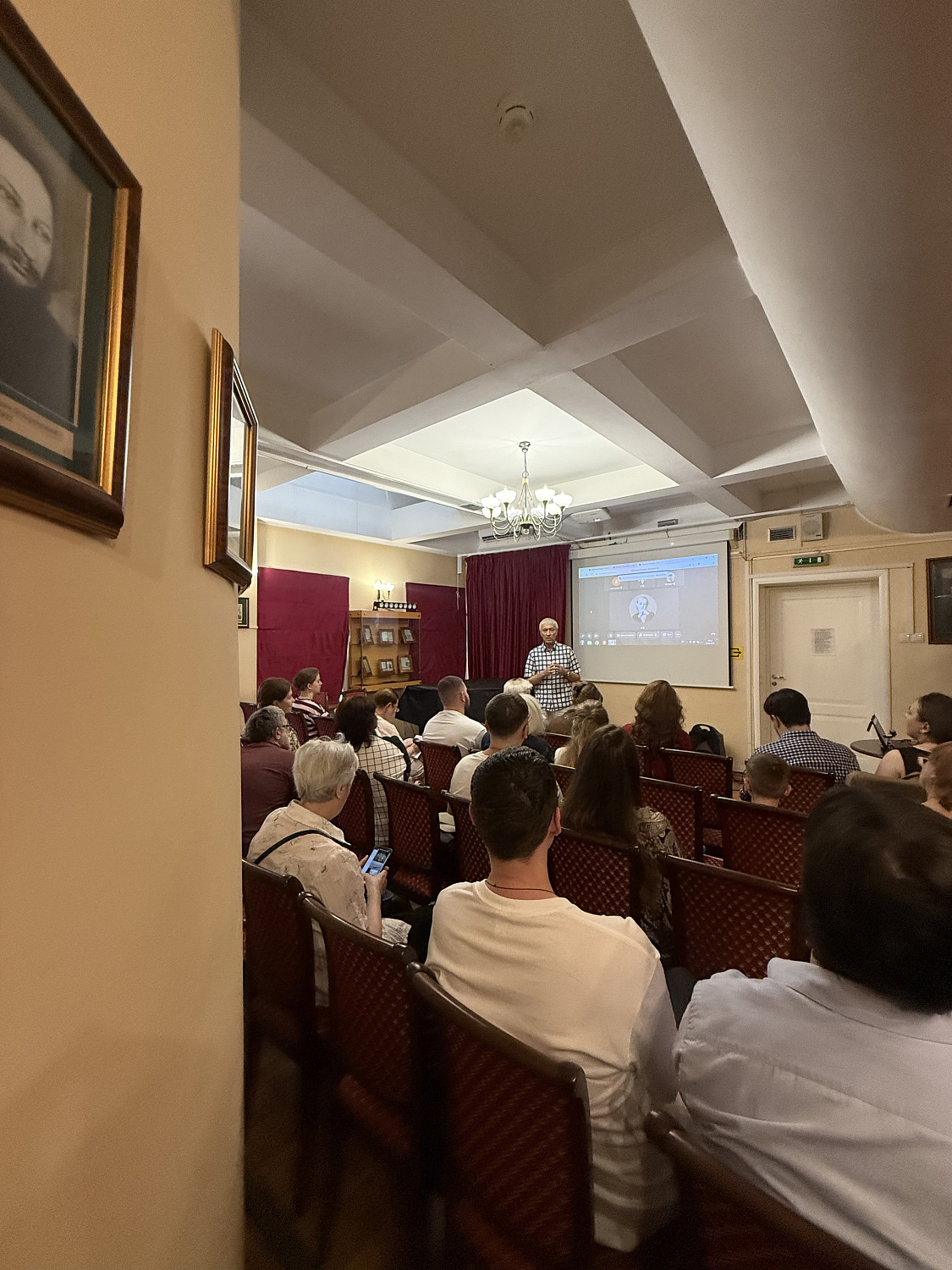 В Доме Лосева подвели итоги Круглого стола "От "Современника" к "Нашему современнику"
